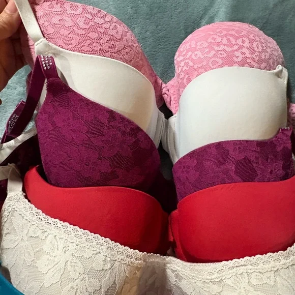 Victoria's Secret Teal and Red Bras - Picture 3 of 3
